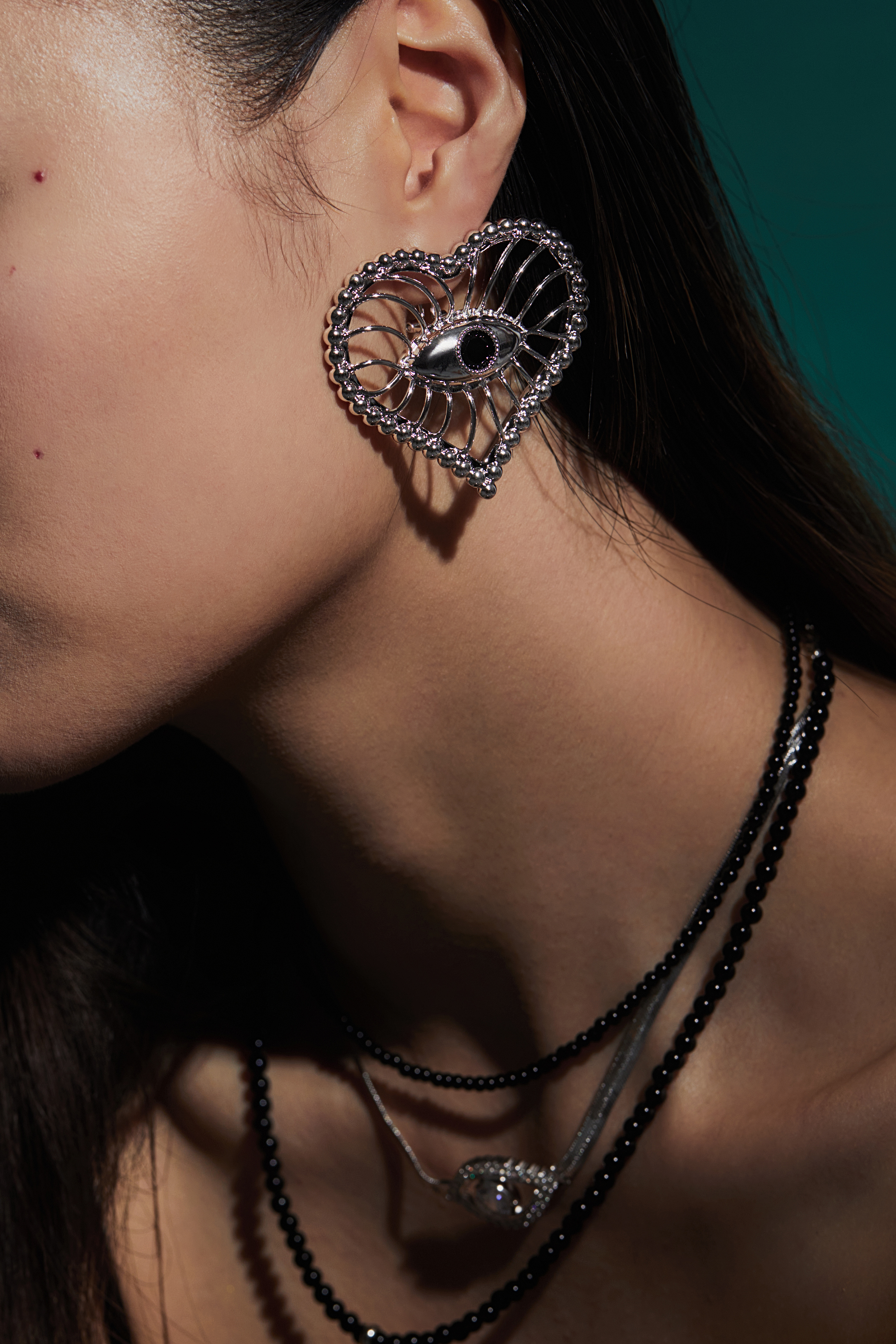  Discover the Allure of Silver Lining Jewelry: Elegant Designs That Shine Bright